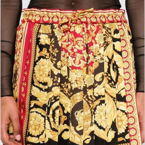 Versace Black, Gold & Red Baroque Silk Mini Skirt - Picture 15 of 15
